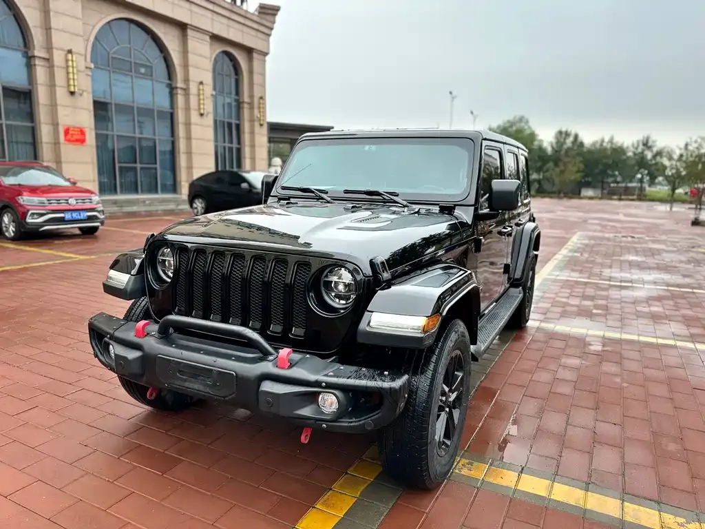 Jeep Wrangler — фото 1