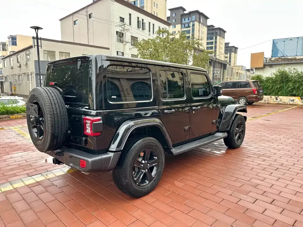 Jeep Wrangler — фото 6