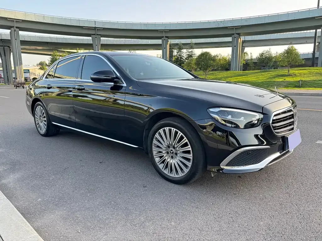 Mercedes-Benz E-Class — фото 3