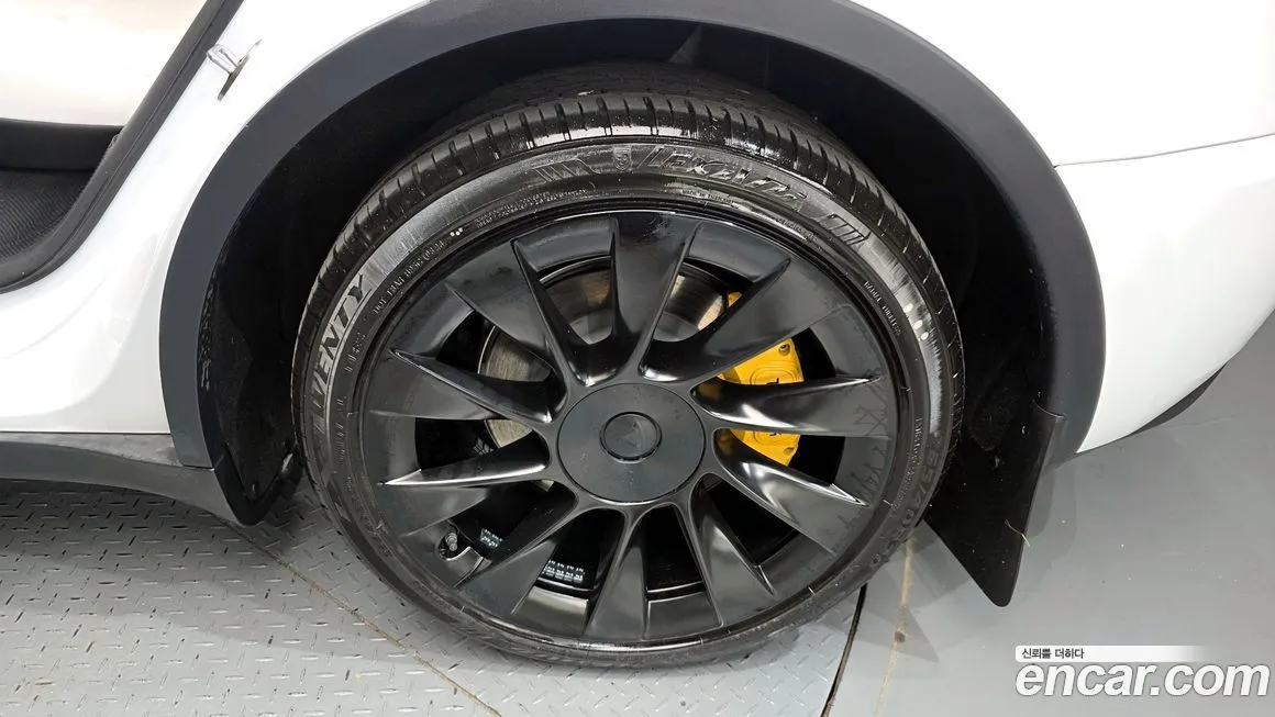 Tesla Model Y 2023 из KR, фото 5