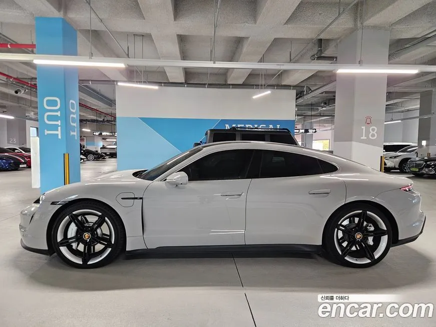 Porsche Taycan 2021 из KR, фото 3