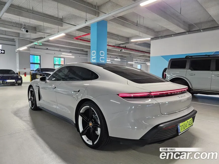 Porsche Taycan 2021 из KR, фото 4
