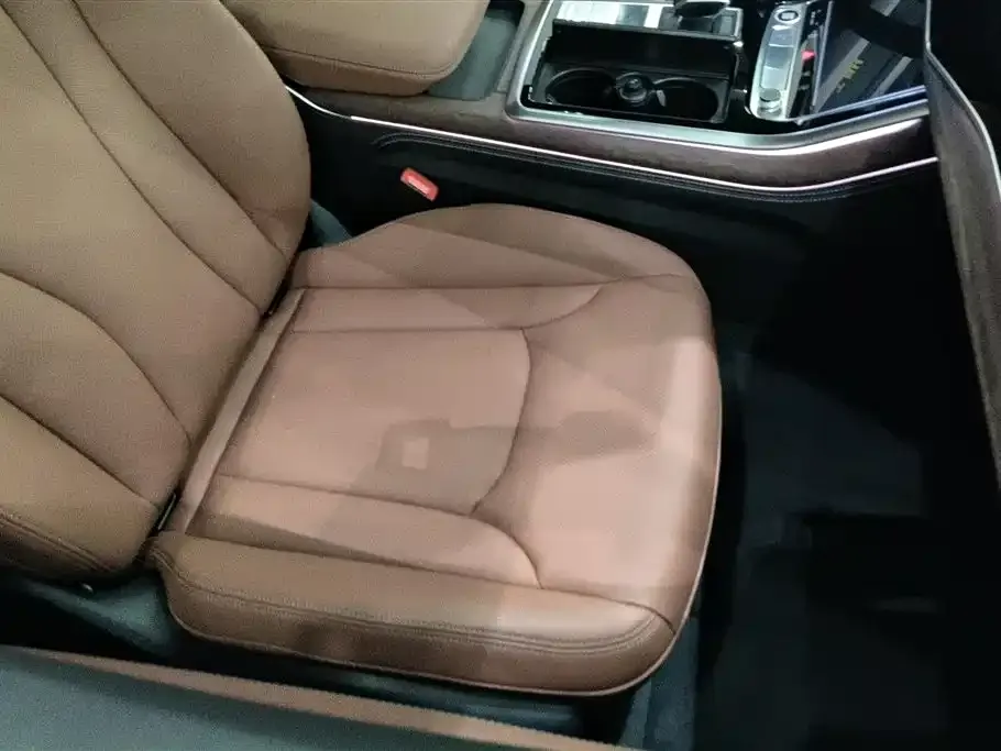 Audi Q7 2025 из CN, фото 8