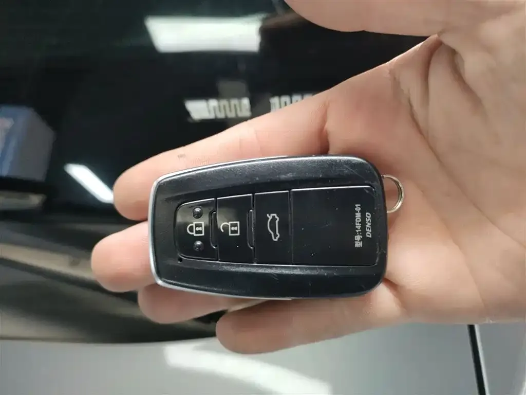 Toyota Avalon 2021 из CN, фото 9