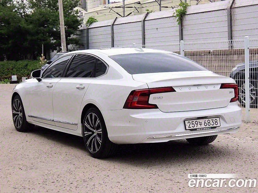 Volvo S90 — фото 3