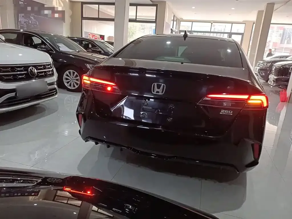Honda Inspire — фото 6