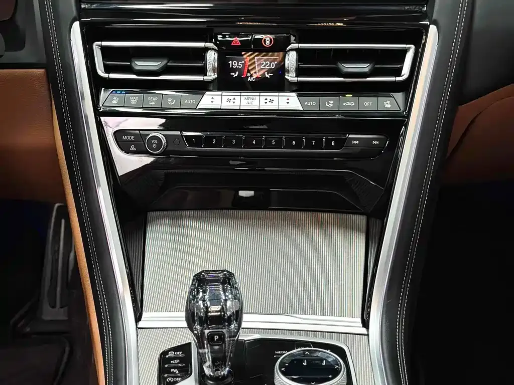 BMW 8 Series 2024 из CN, фото 4