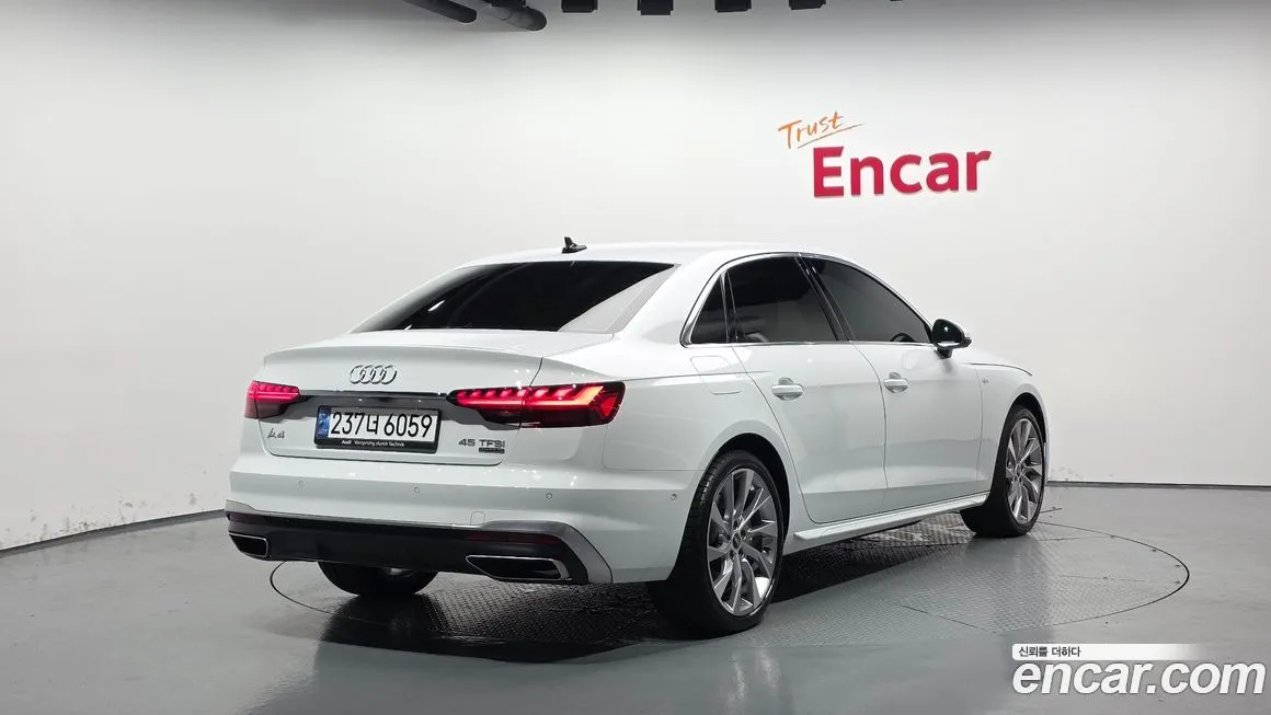 Audi A4 2023 из KR, фото 2