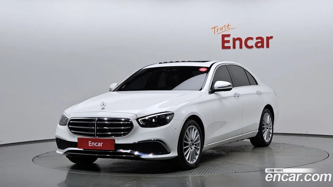 Mercedes-Benz E-Class — фото 1