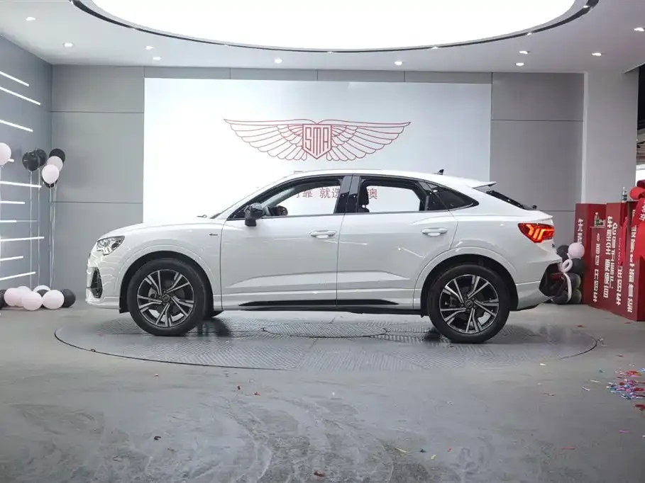 Audi Q3 Sportback 2023 из CN, фото 2