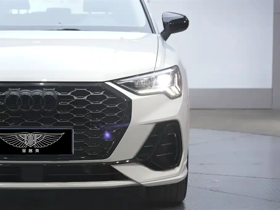 Audi Q3 Sportback 2023 из CN, фото 4