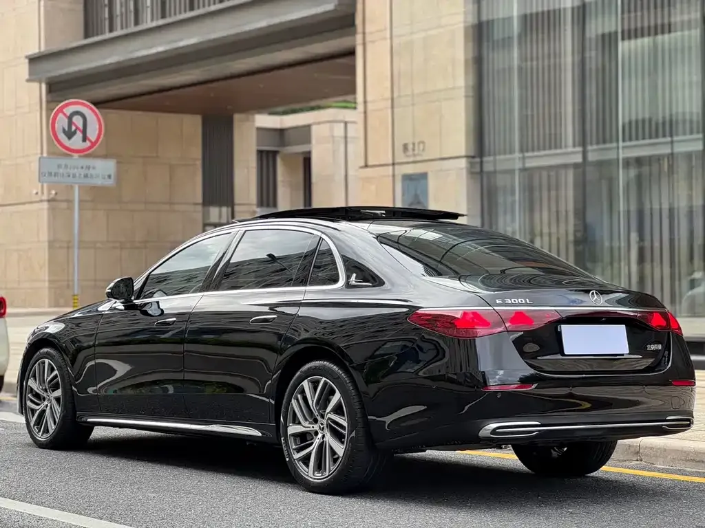 Mercedes-Benz E-Class 2024 из CN, фото 6