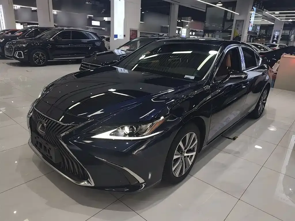 Lexus ES 2021 из CN, фото 2