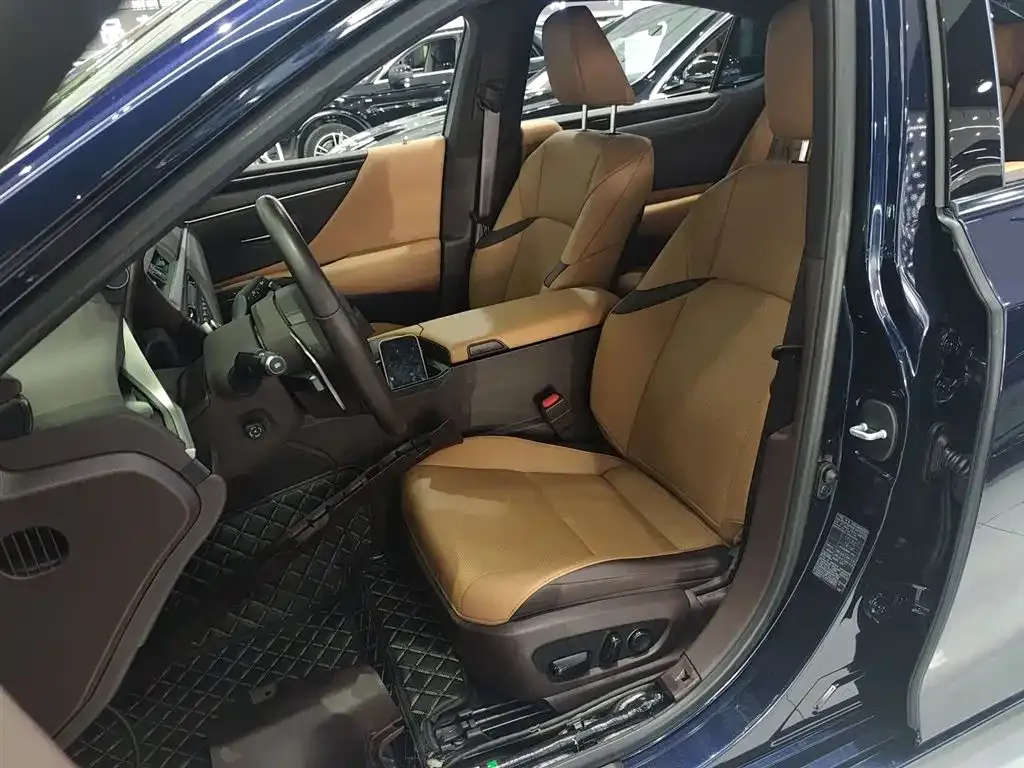 Lexus ES 2021 из CN, фото 7