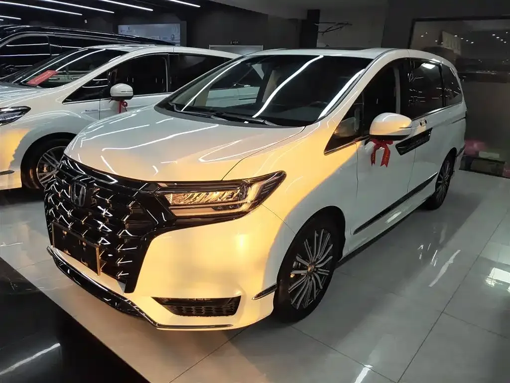 Honda Elysion 2023 из CN, фото 2