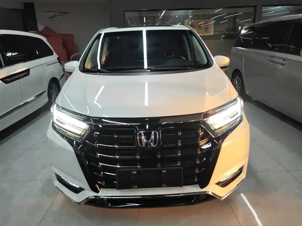 Honda Elysion 2023 из CN, фото 3