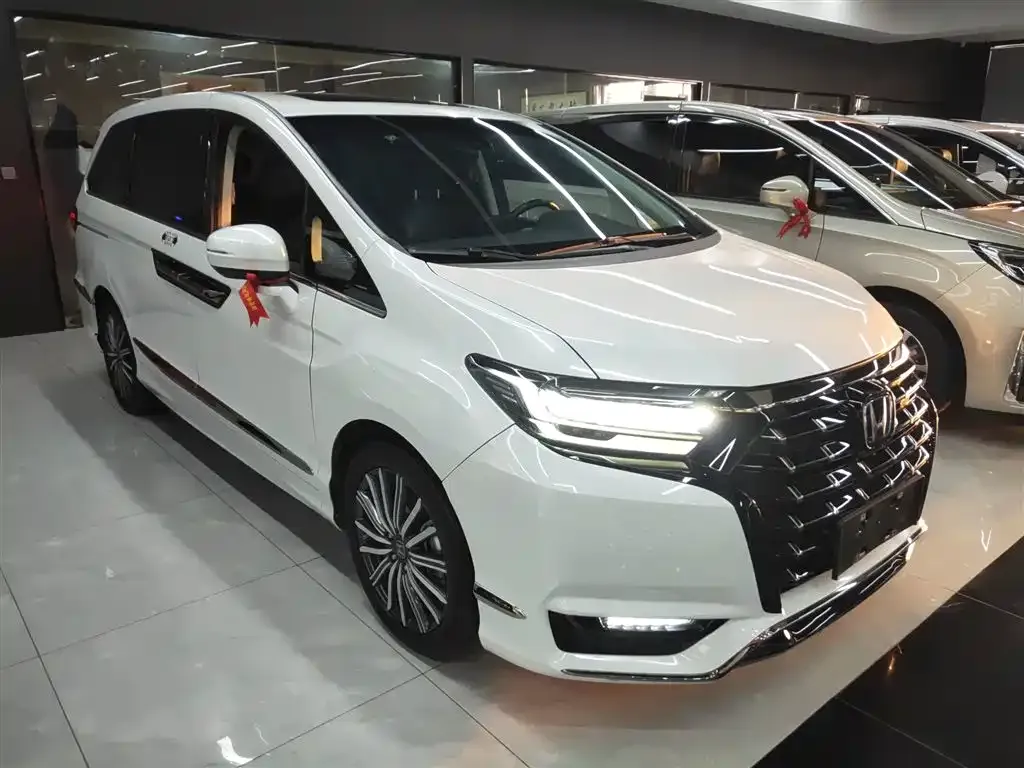Honda Elysion 2023 из CN, фото 4