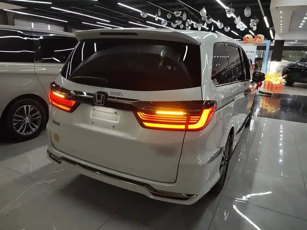 Honda Elysion 2023 из CN, фото 6