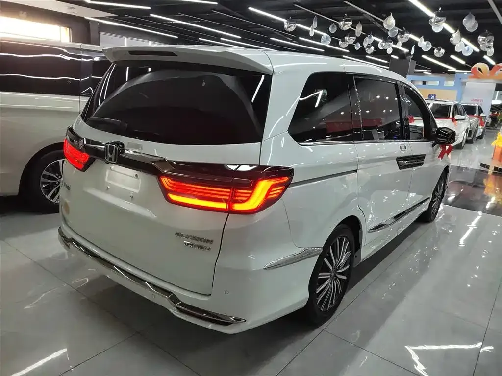 Honda Elysion 2023 из CN, фото 7