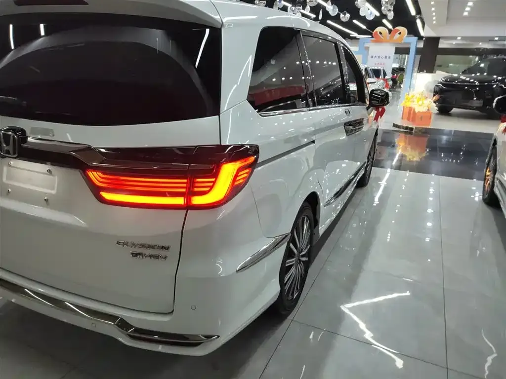 Honda Elysion 2023 из CN, фото 8