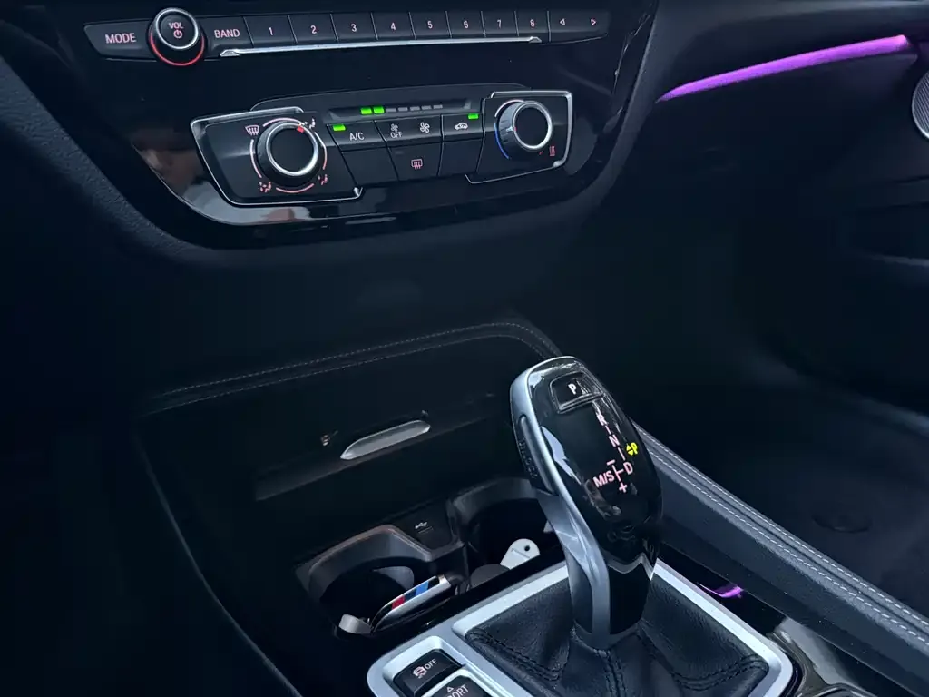 BMW 1 Series 2021 из CN, фото 8