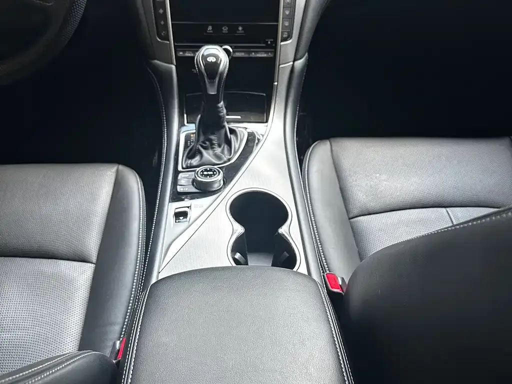 Infiniti Q50L 2023 из CN, фото 7