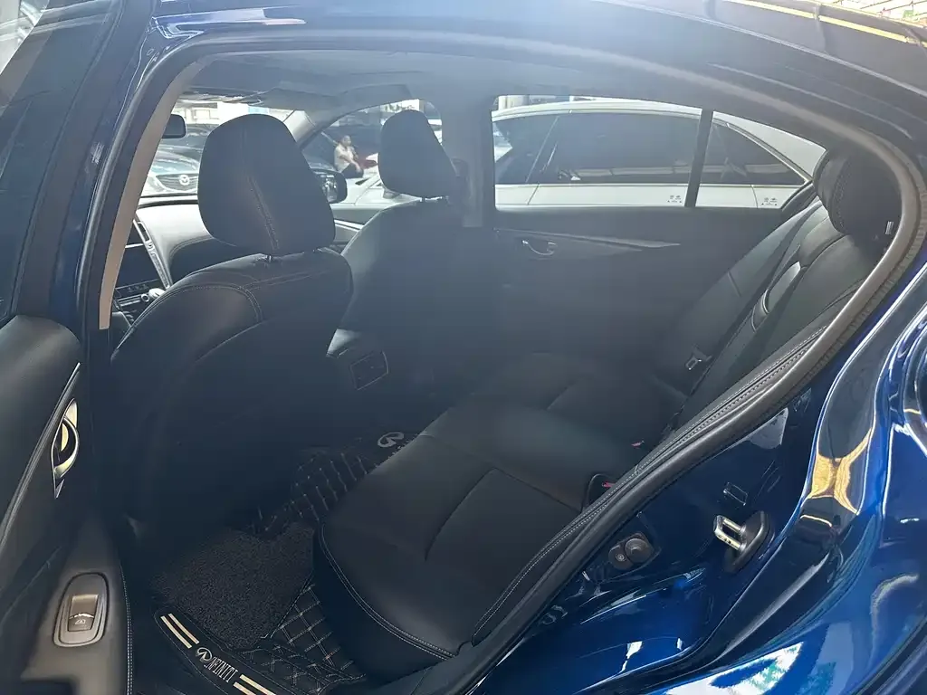 Infiniti Q50L 2023 из CN, фото 8