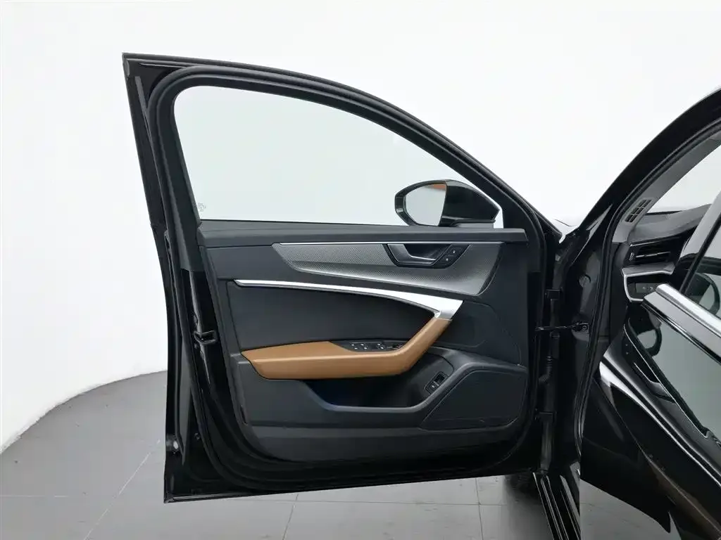 Audi A6L 2021 из CN, фото 8