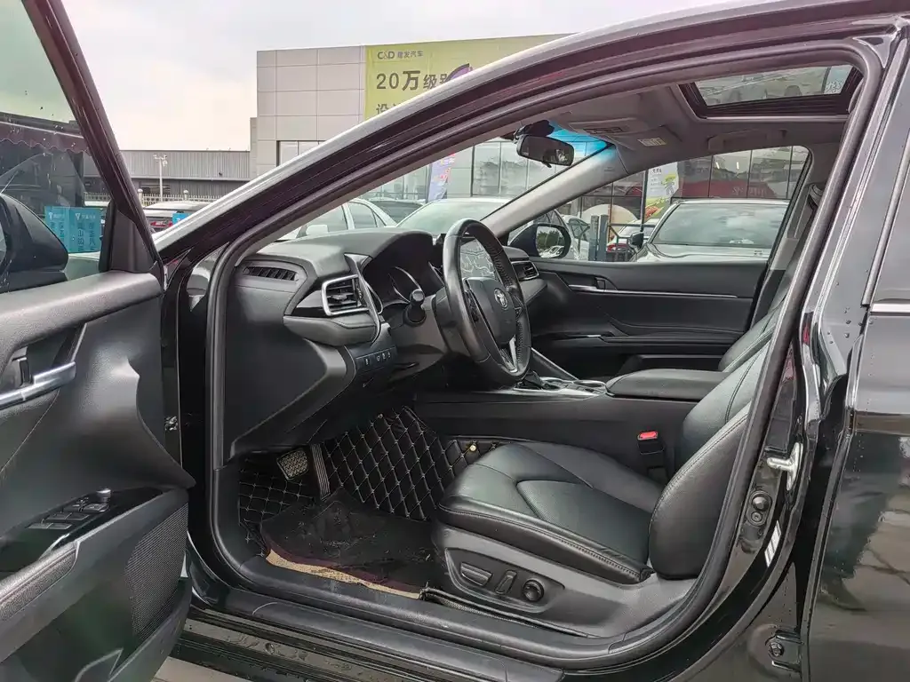 Toyota Camry 2022 из CN, фото 8