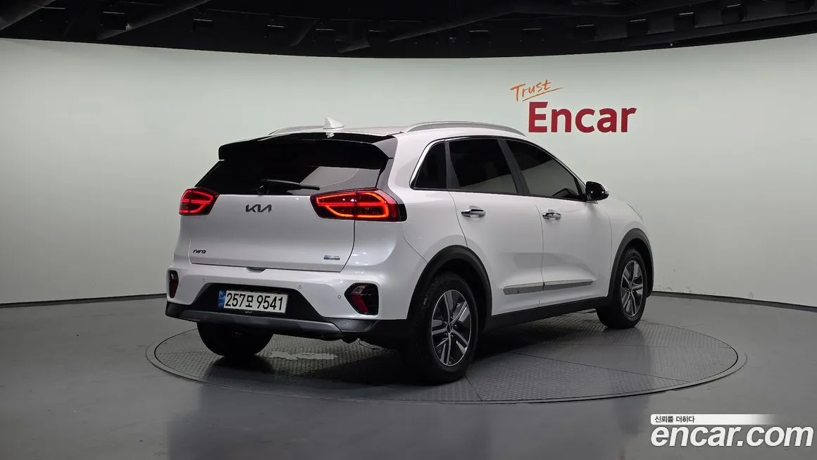 Kia Niro — фото 2