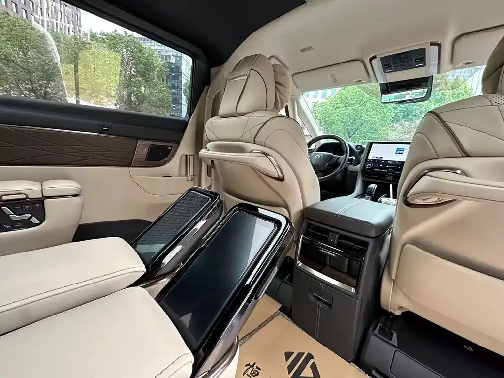 Toyota Alphard 2024 из CN, фото 10