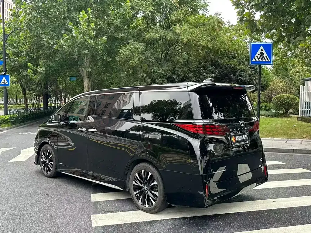 Toyota Alphard 2024 из CN, фото 4