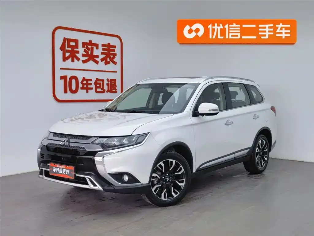 Mitsubishi Outlander — фото 1