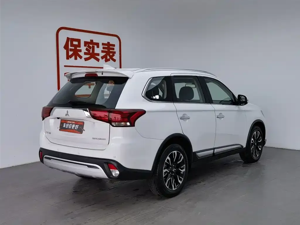 Mitsubishi Outlander — фото 2