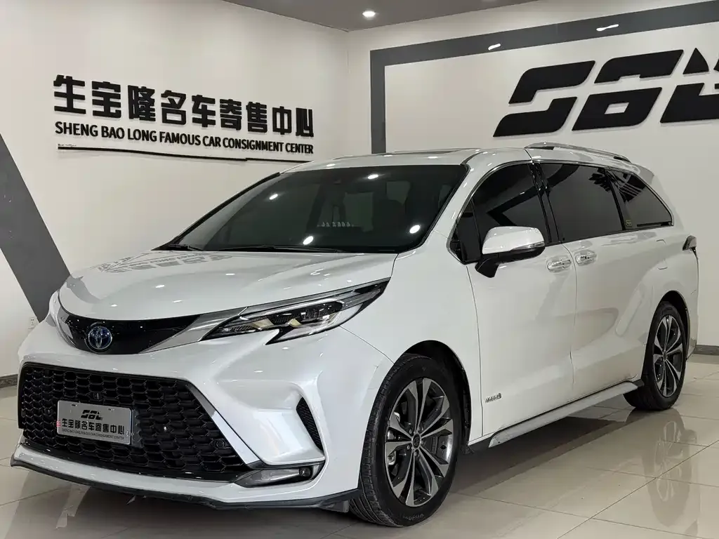 Toyota Granvia 2023 из CN, фото 1