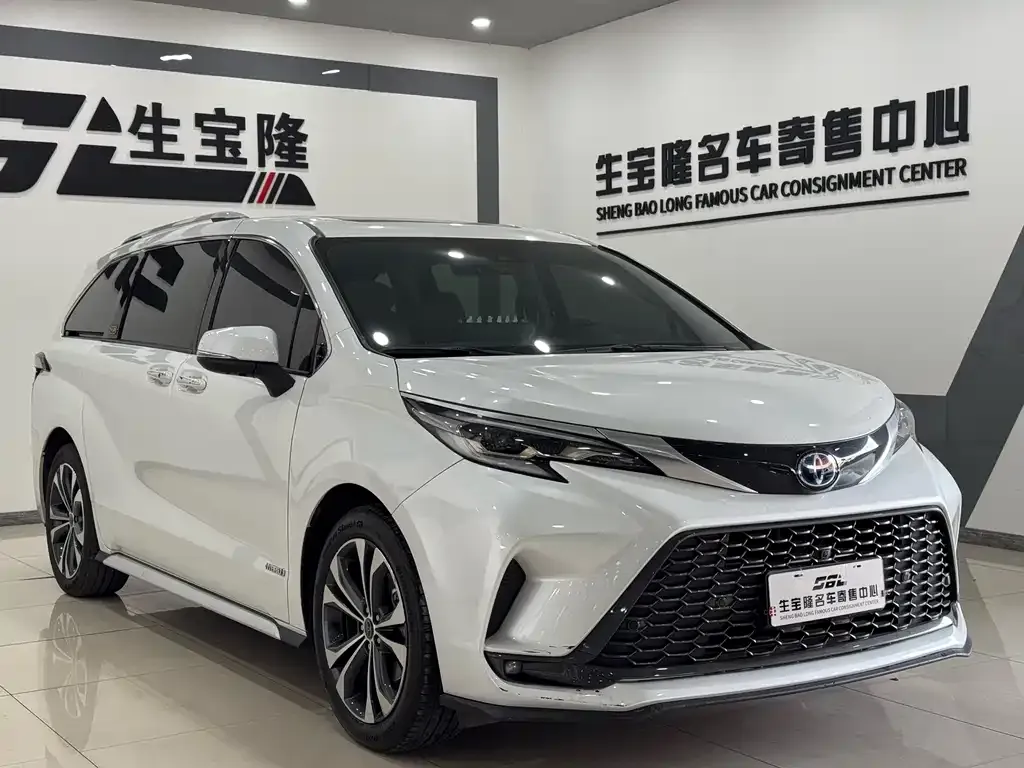 Toyota Granvia 2023 из CN, фото 3