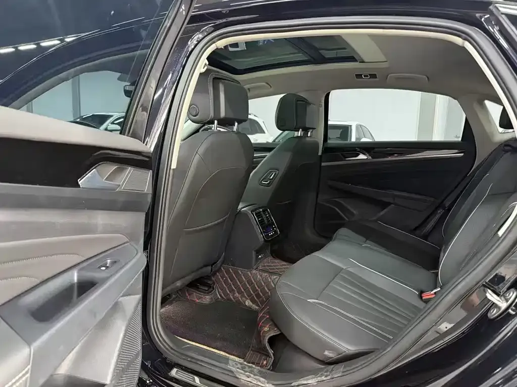 Volkswagen Passat — фото 7