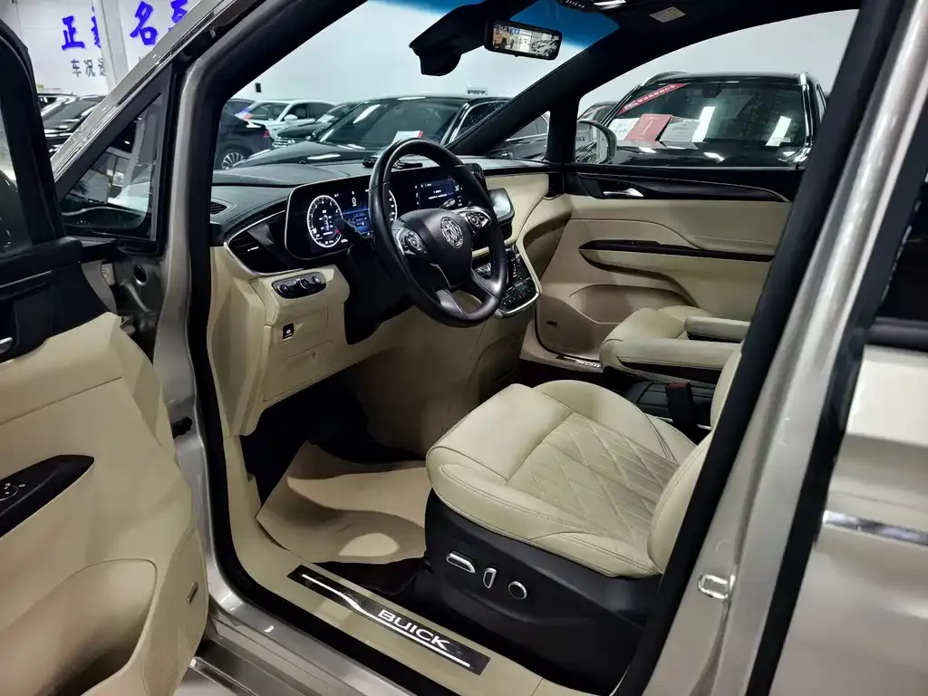 Buick GL8 2023 из CN, фото 3