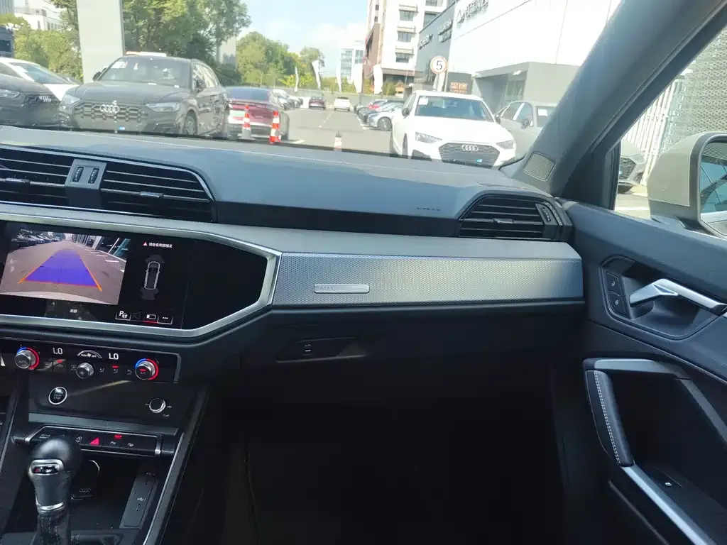 Audi Q3 2024 из CN, фото 10