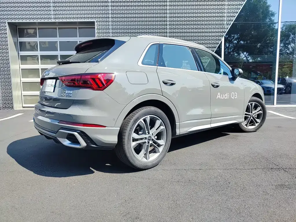 Audi Q3 2024 из CN, фото 4