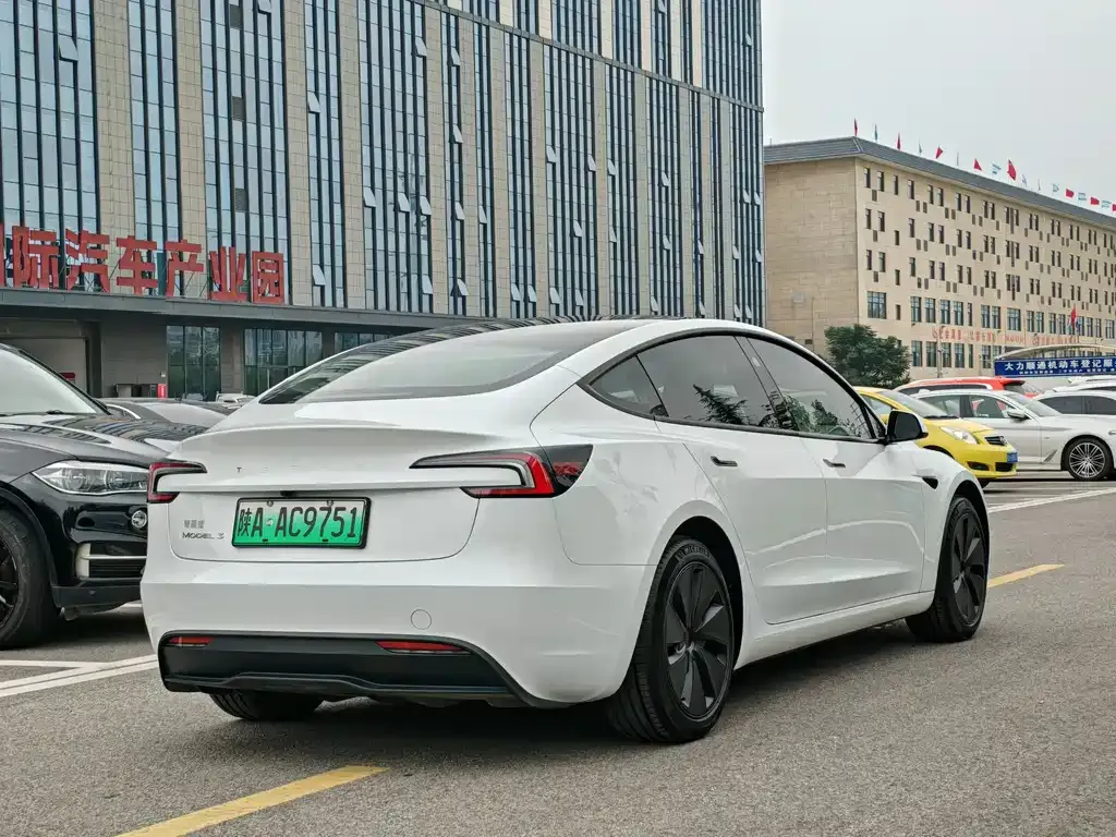 Tesla Model 3 2024 из CN, фото 4