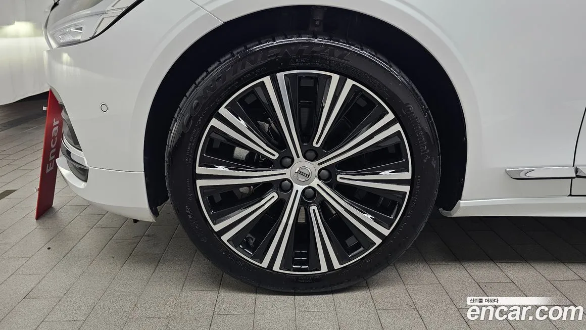 Volvo S90 2024 из KR, фото 5