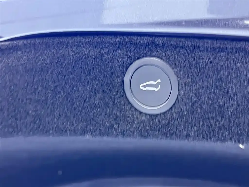 Tesla Model 3 — фото 10