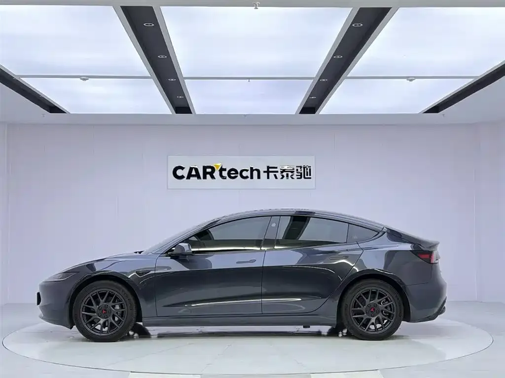 Tesla Model 3 — фото 2