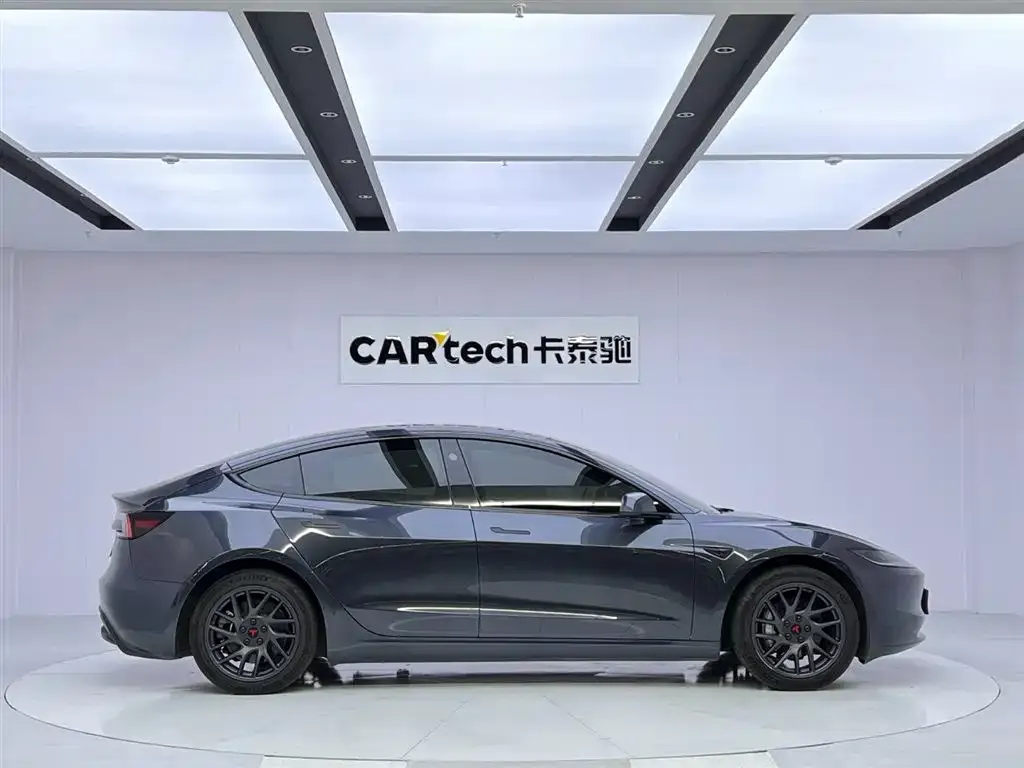 Tesla Model 3 — фото 6