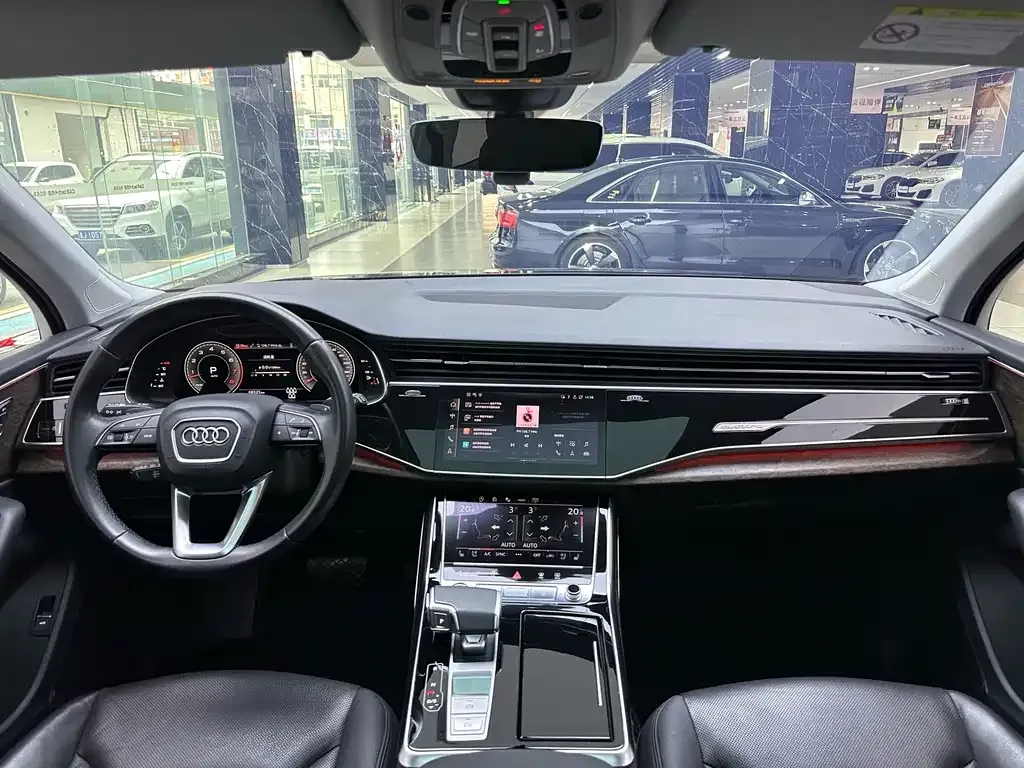 Audi Q7 2022 из CN, фото 10
