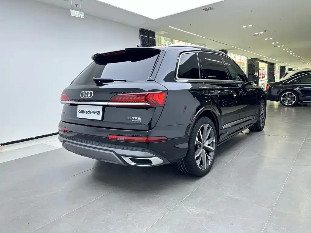 Audi Q7 2022 из CN, фото 2
