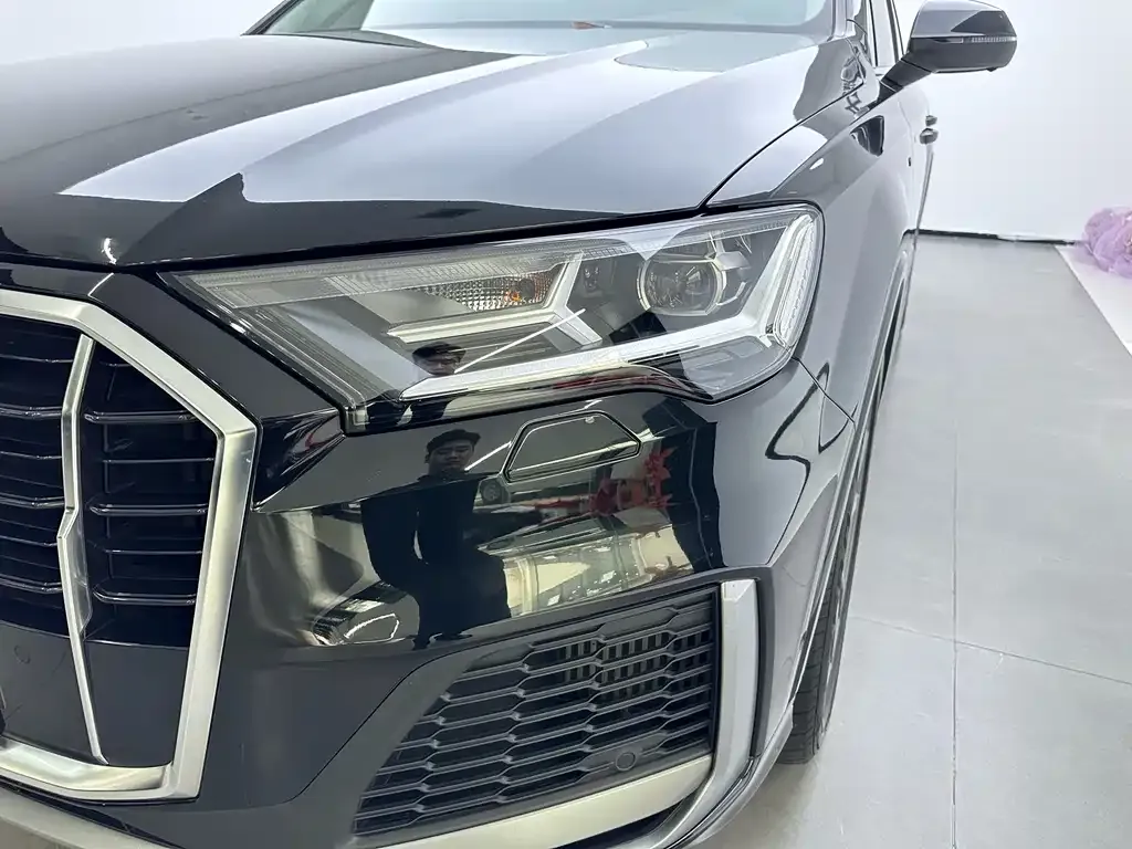 Audi Q7 2022 из CN, фото 4