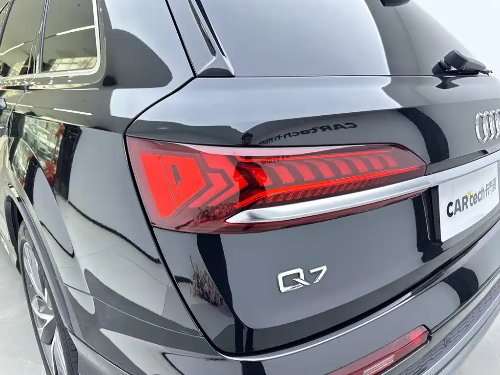 Audi Q7 2022 из CN, фото 5