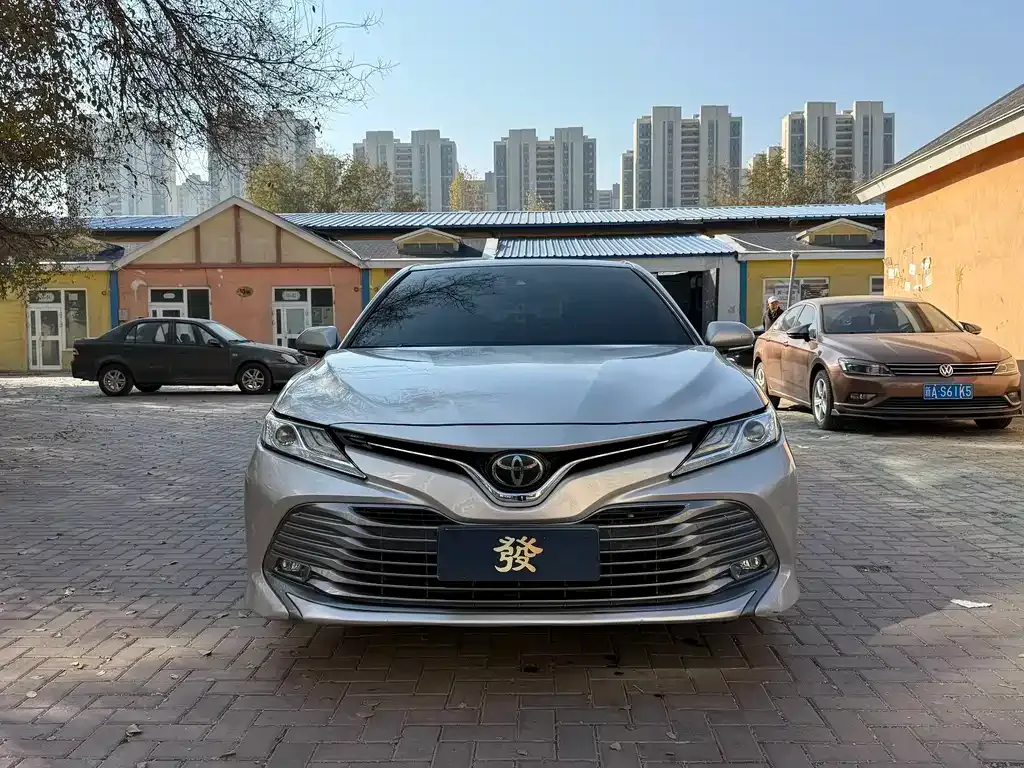 Toyota Camry 2021 из CN, фото 1